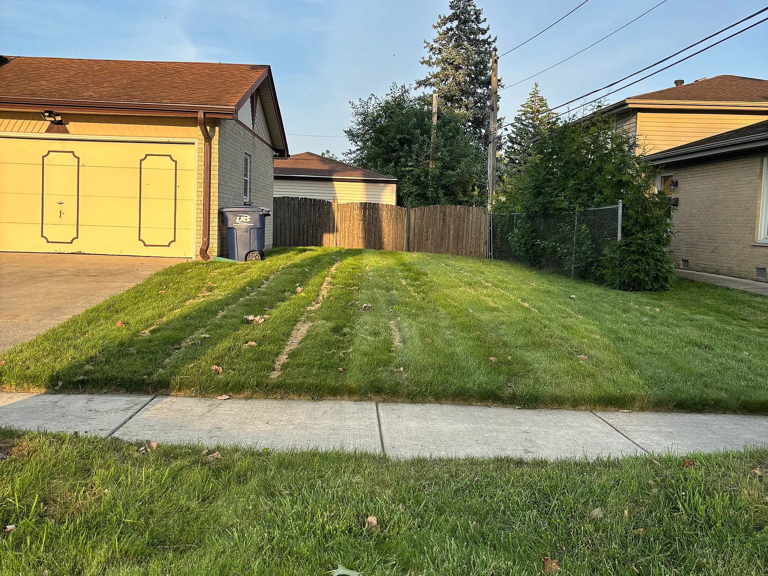 4 bed, 2000 sqft, $3,500 — Photo 2