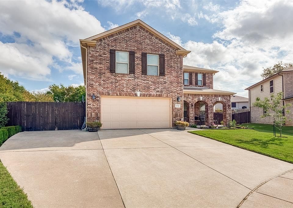1st image of 8940 Winding Valley Dr