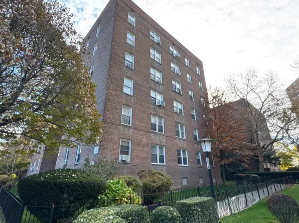 3320 Avenue H image 2 of 4