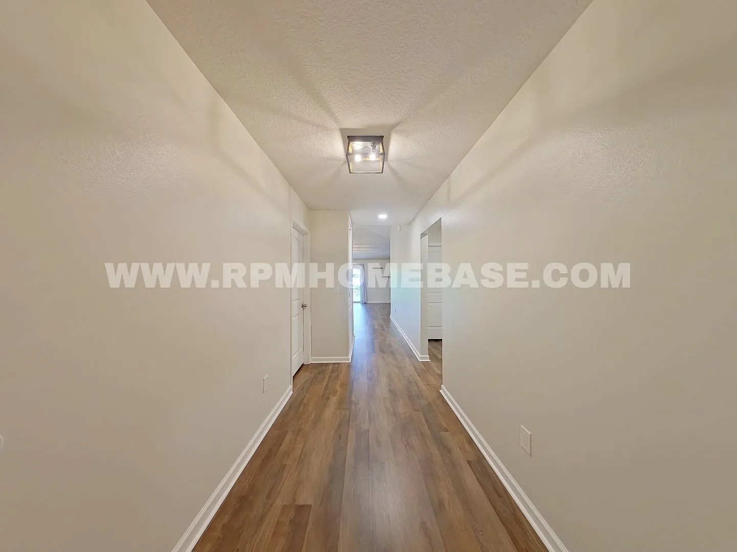 Lake View 3-Bedroom Home with Community Amenities in Freeport — Photo 4