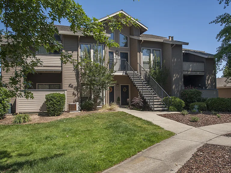 Deer Valley Apartment Homes — Photo 20