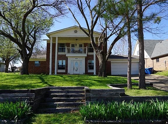 2nd image of 434 Lakecrest Dr