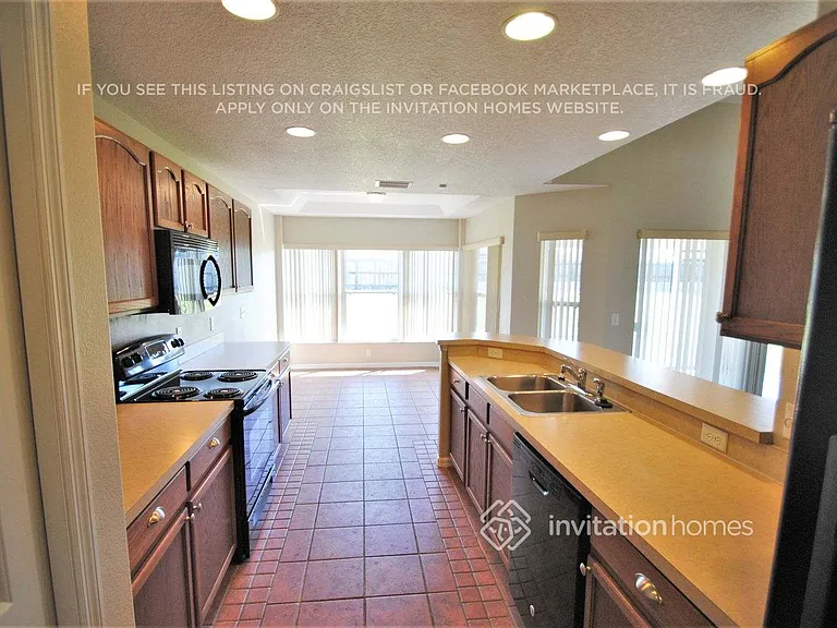 13343 Biscayne Dr — Photo 5