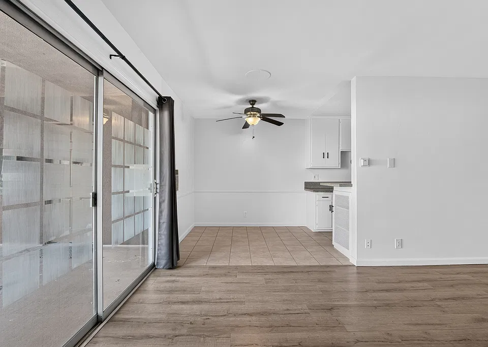 405 N Marengo Ave #9
