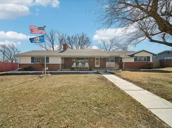 8127 E Peach Tree Ln, Wichita, KS 67207