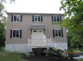 8 Sachson Pl, Wappingers Falls, NY 12590