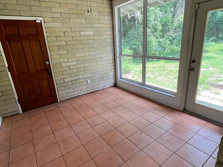 1824 NW 10th Ave — Photo 17
