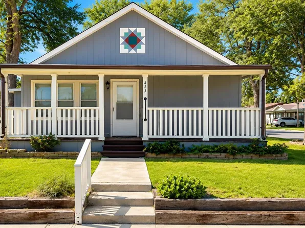 423 SW 1st St, Laverne, OK 73848