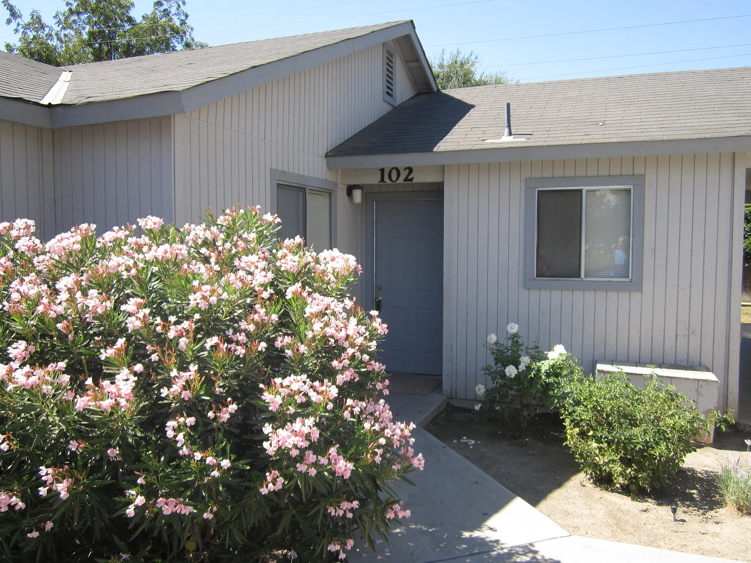 3 bed, 1030 sqft, $1,650 — Photo 2