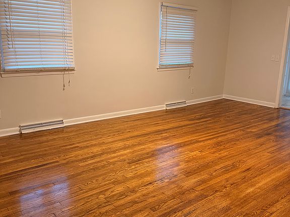 5th image of 917 Onslow Dr