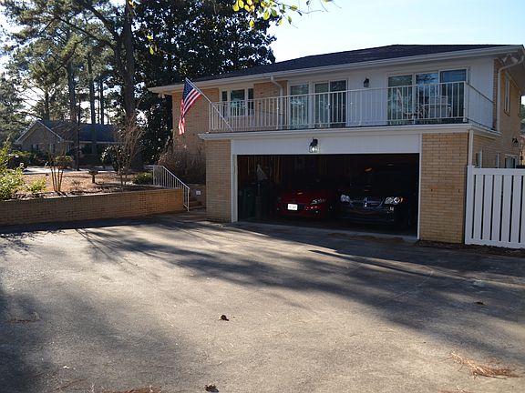 Room to park 4+ cars