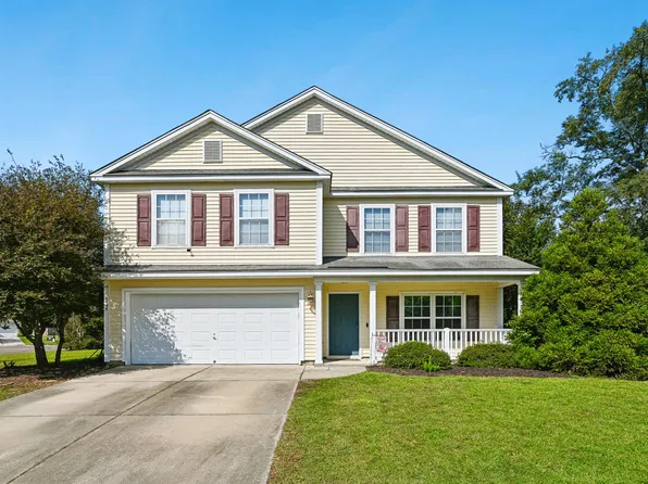 1048 Moss Grove Dr, Moncks Corner, SC 29461