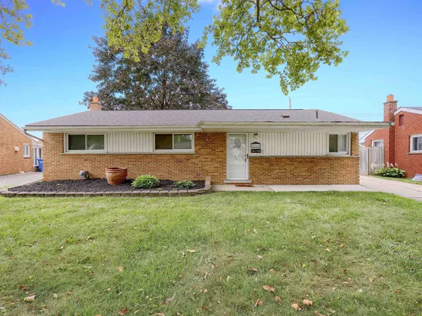 32101 Saint Annes Dr, Warren, MI 48092