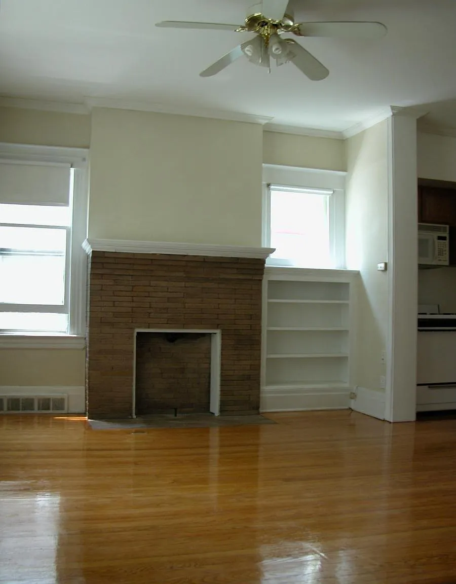 3 bed, 1100 sqft, $1,750 — Photo 2