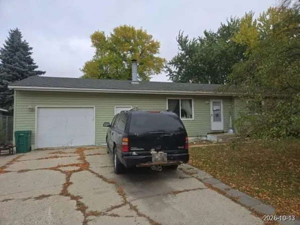 502 9th Ave S, Wahpeton, ND 58075