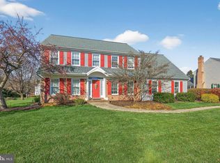 35 Old Post Ln, Lititz, PA 17543