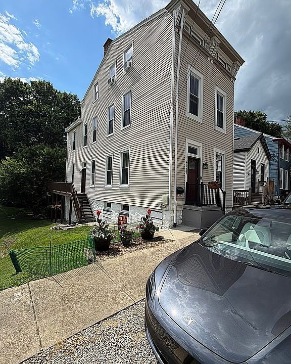 1st image of 727 Dalton St