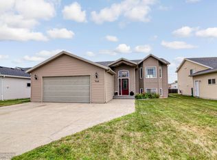 968 39 1/2 Ave W, West Fargo, ND 58078