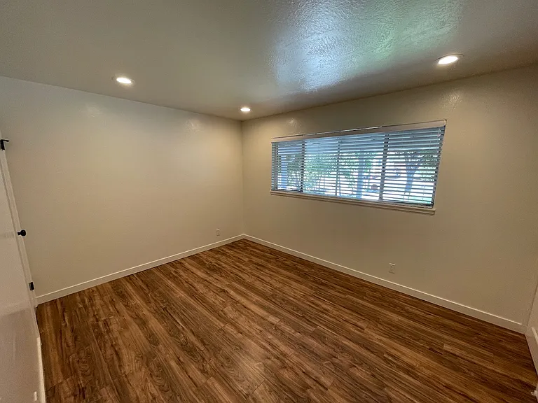 1040 Prouty Way — Photo 11