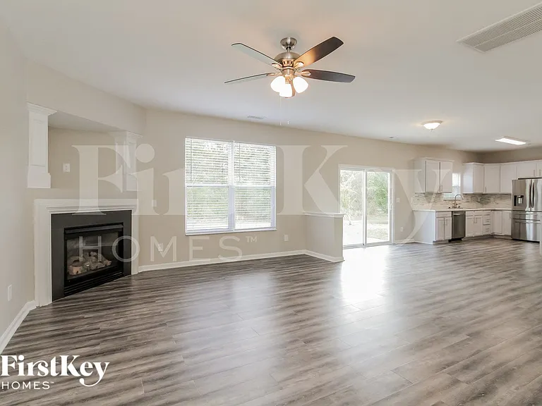 13704 Stringfellow Ln — Photo 5