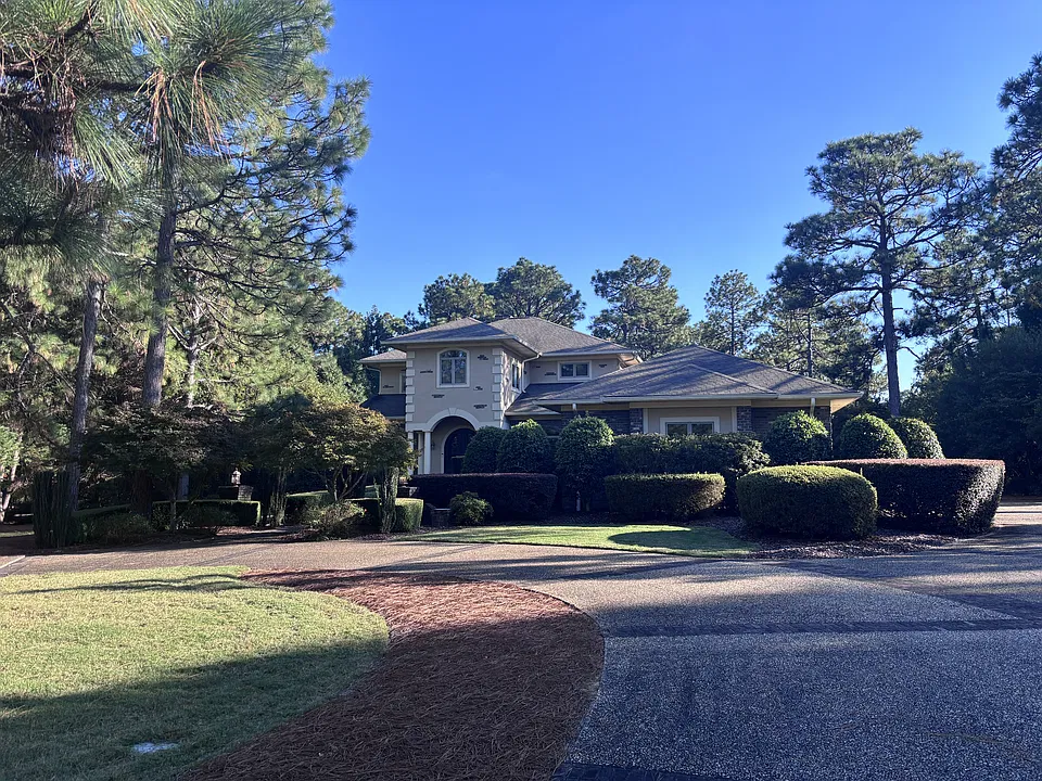 10 Oak Meadow Rd