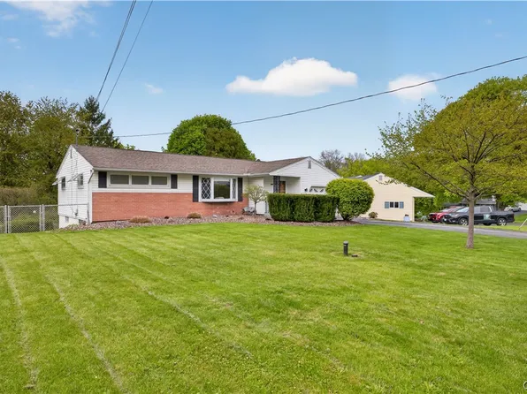 207 Dickerson Dr S, Camillus, NY 13031