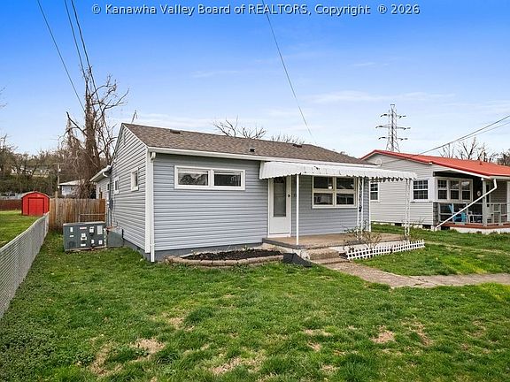 3rd image of 113 Kentucky Ave