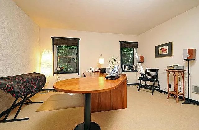 1225 Oak Grove Ave — Photo 8