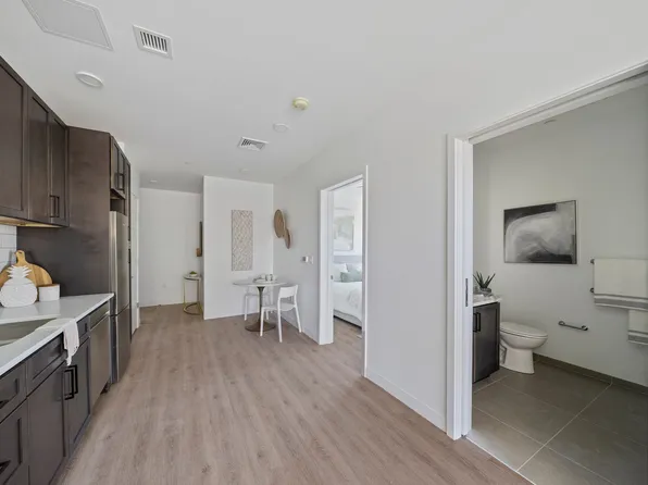 One Custom House Square, 12 Barkers Ln #402, New Bedford, MA 02740