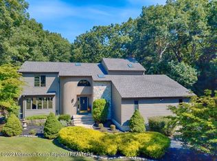 21 Maxim Rd, Howell, NJ 07731