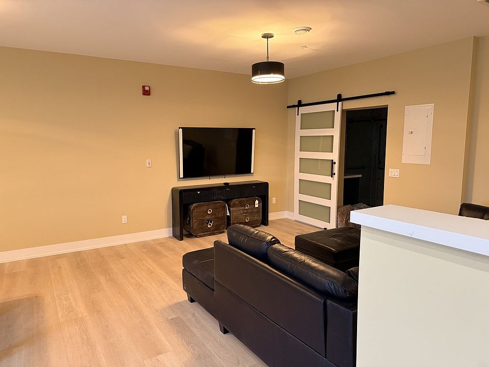 1st image of 179 Louth St #1