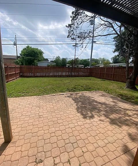 1226 N Lbj Dr #2 — Photo 11
