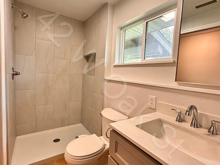 42 W Oak St — Photo 15