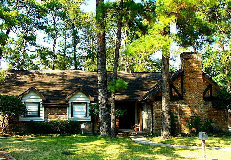 Here's the beautiful elevation of your home at end of culdes