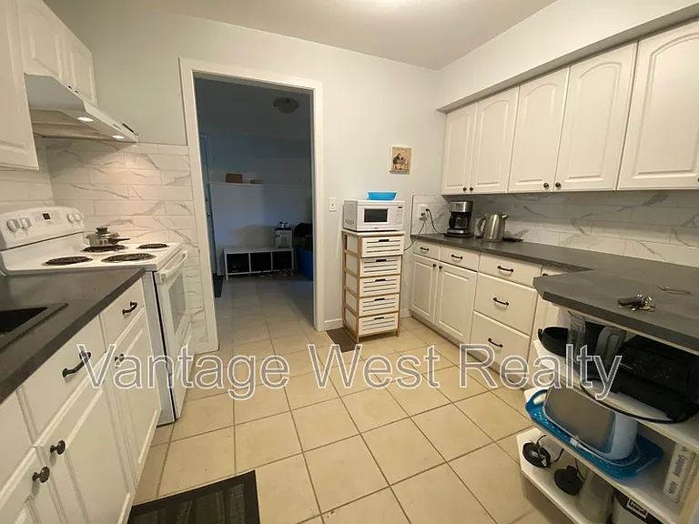 315B Hardie Rd — Photo 2