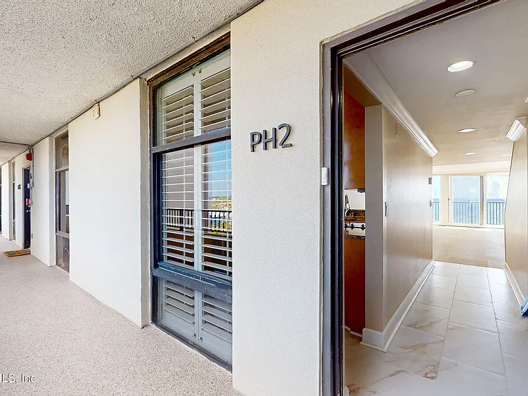 2100 Ocean Dr #Penthouse 2 — Photo 44