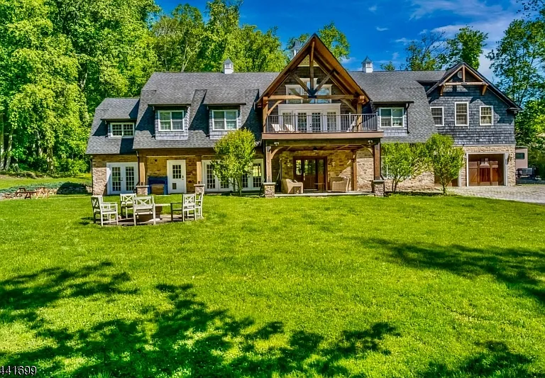 3 Laurel Ln — Photo 1