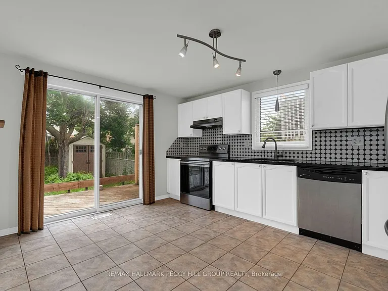 27 Finlay Rd — Photo 4