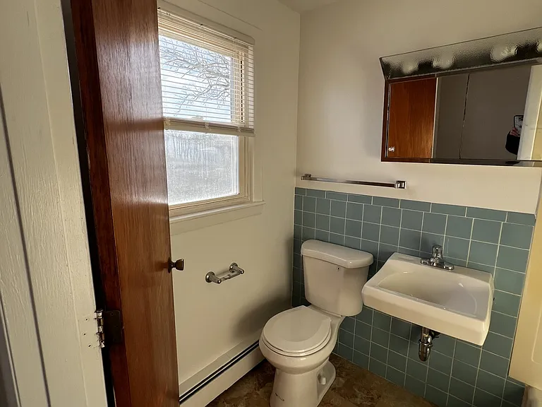 11 Perry Dr #7 — Photo 6