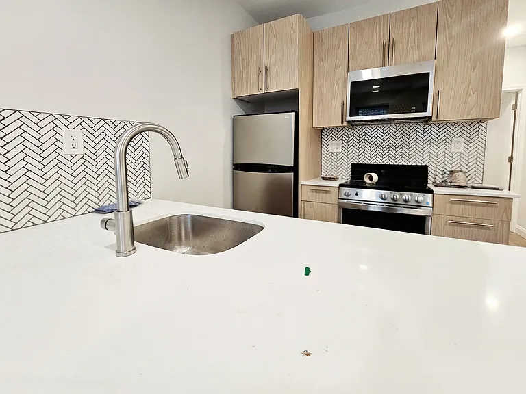 27 Garden St #4 — Photo 5