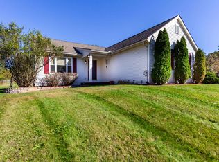 16215 Apple Ln, Linden, MI
