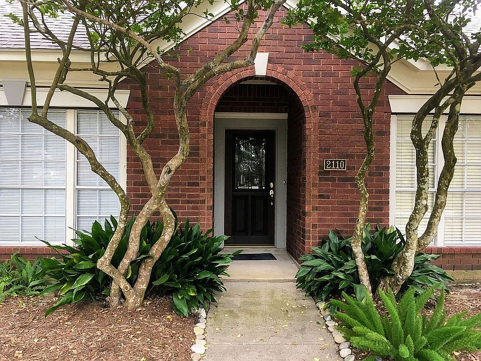 1st image of 2110 Cherry Hills Dr