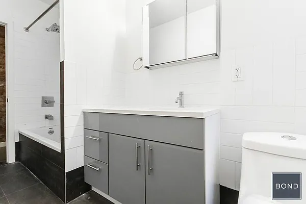 Rented by Bond New York | media 25