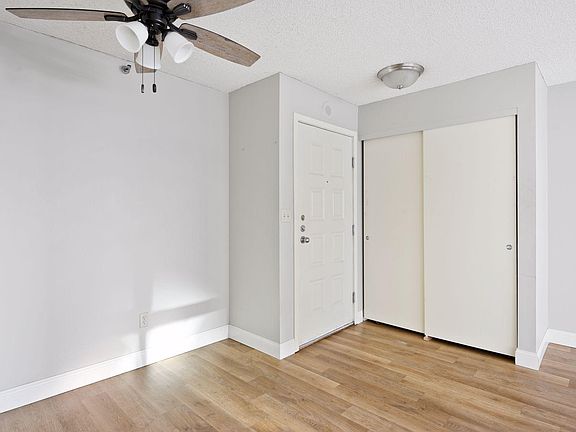 5th image of 433 S 7th St APT 1916