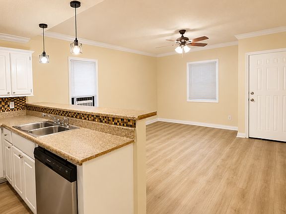 3rd image of 6719 Belwood Dr W #A
