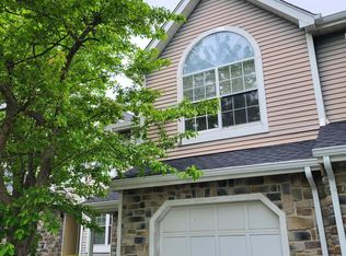 16 Red Fox Ct, Tinton Falls, NJ 07753