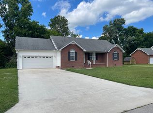 102 Woodridge Dr, Tullahoma, TN 37388