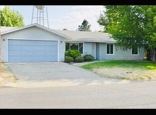 611 3rd Ave, Zillah, WA 98953