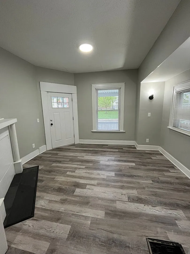Building Photo - 1175 Ann St