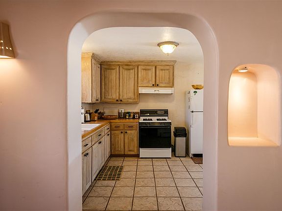 4th image of 517 Barela Ln